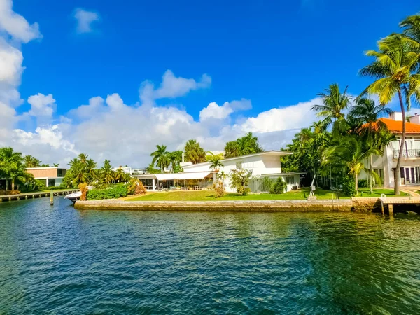 Luxusní Sídlo Exkluzivní Části Fort Lauderdale Známé Jako Malé Benátky — Stock fotografie