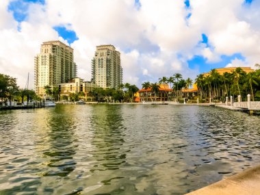 Fort Lauderdale - 11 Aralık 2019: Müze ve park Fort Lauderdale Florida kanalları boyunca kurulmuş gibi..
