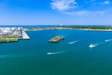 Cape Canaveral, Amerika Birleşik Devletleri. Port Canaveral gemisi, arial görünümünü demirledi Port Canaveral, Brevard County, Florida