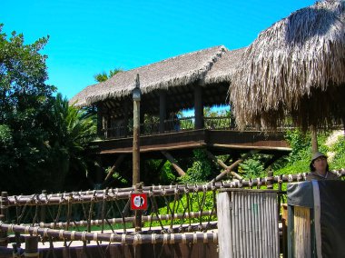 Salou, Costa Dorada, İspanya - 14 Mayıs 2007: Port Aventura temalı Park, Salou, İspanya. 1995 'te Tussauds Group tarafından inşa edilmiş ve 1997' de Universal Stüdyoları 'na satılmıştır..