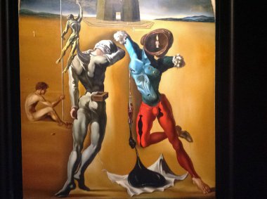 Figueres, İspanya - 15 Eylül 2015: Dali Müzesi 'nin ayrıntıları, 28 Eylül 1974 tarihinde açıldı ve 15 Eylül 2015 tarihinde İspanya' nın Figueras kentinde Salvador Dali 'nin en büyük çalışma koleksiyonuna ev sahipliği yaptı.