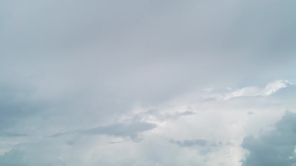Timelapse di morbide nuvole che volano nel cielo — Video Stock