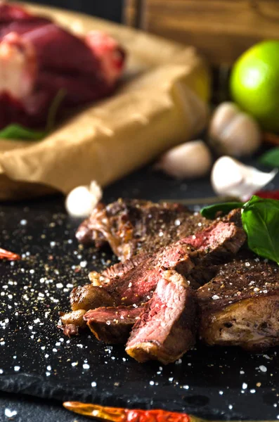 Cooked steak lime pepper garlic — Stock Photo, Image