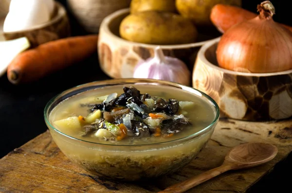 sebze çorbası mantar cam kase tahta kaşık