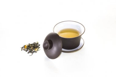 fincan yeşil tee ile enfiye