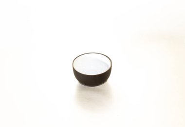 Beyaz bir arka plan üzerinde Çince çay töreni için Kupası