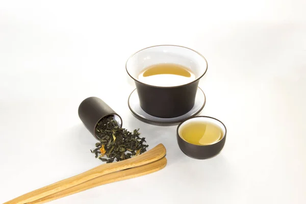 fincan yeşil tee ile enfiye