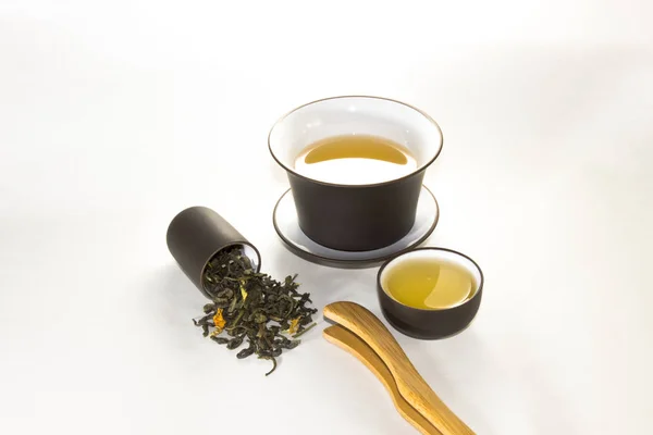 fincan yeşil tee ile enfiye