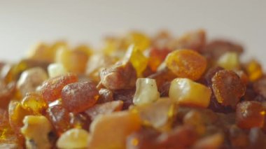 Amber taşı tablo açın