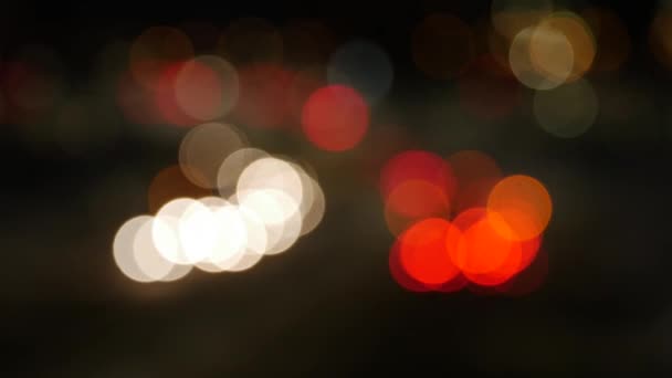 Defocused night traffic lights — Stock Video