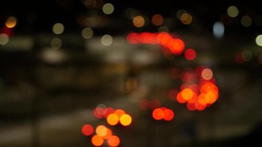 Odaklanamayan gece trafik ışıkları
