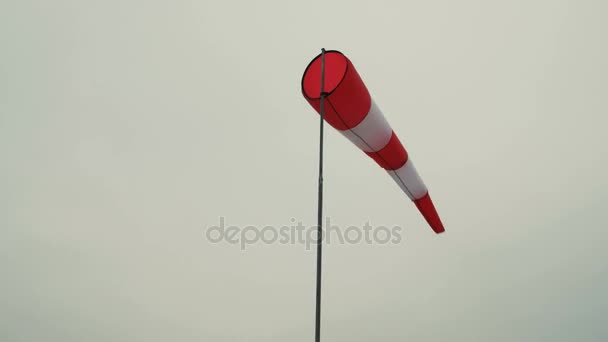 Red and white windsock — Stock Video