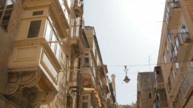 Valletta, Malta 07 03 2016. Valletta - Malta başkenti dar sokak.