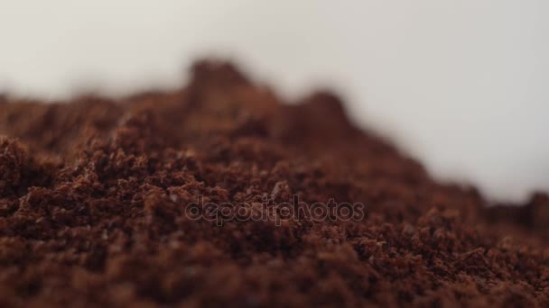 Caffè fine in polvere mucchio primo piano superficiale DOF . — Video Stock