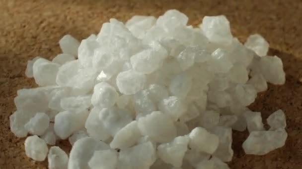 Extrem närbild på havet salt kristaller. — Stockvideo