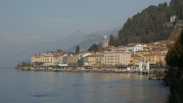 BELLAGIO, ITÁLIA-CIRCA Fevereiro 2017: a aldeia de Bellagio no lago Como, Lombardia, Itália . — Vídeo de Stock