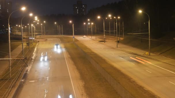 Trafik i staden. Avenue Time-Lapse. — Stockvideo