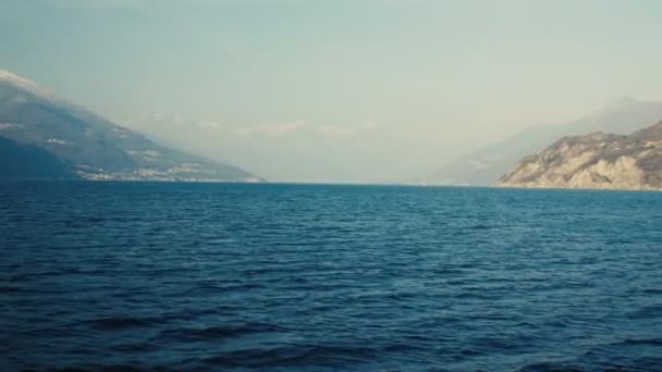 Panoramic view of Lake Como, the Alps above. — Stock Video