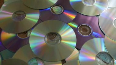 Optik diskler DVD ya da CD yığını düşen.