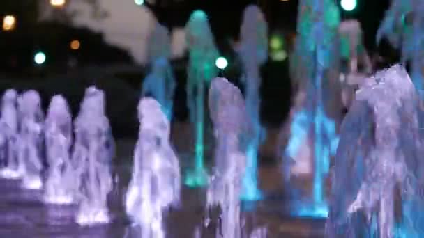 Plan rapproché d'une fontaine . — Video