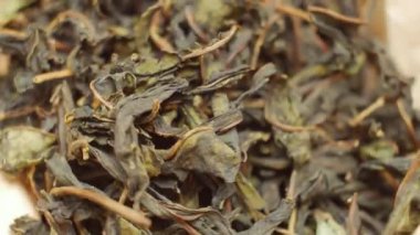 Kuru otlar yaprakları, kapatmak kadar döndürme.