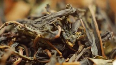 Kuru otlar yaprakları, kapatmak kadar döndürme.