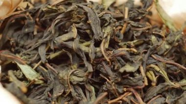 Kuru otlar yaprakları, kapatmak kadar döndürme.