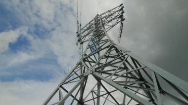 Yüksek Gerilim Güç kabloları elektrik desteği. Enerji endüstrisi.