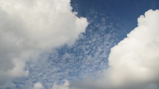 Timelapse nuages, ciel bleu . — Video