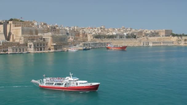 La Valette (Malte) 4 juillet 2016. Bateaux et navires dans le port — Video