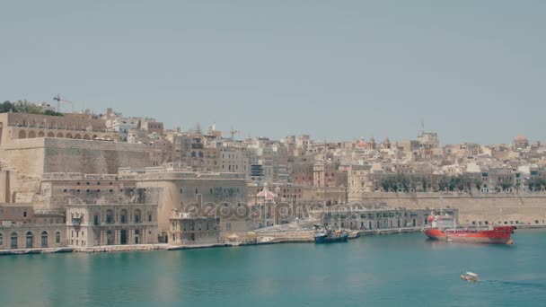 Валлетта, Мальта 4 липня 2016. Човни і кораблі в порту. — стокове відео