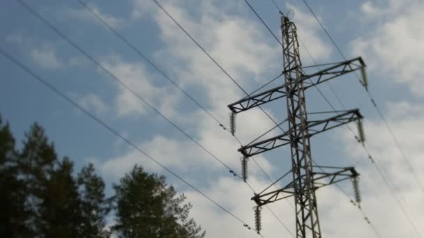 Soporte eléctrico de cables de alta tensión. Industria energética . — Vídeo de stock