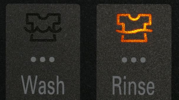 Närbild på tvättmaskin kontroll panel tvätta indikator. — Stockvideo