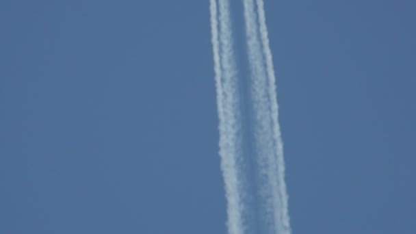 Concepto de senderos Chem, en un avión . — Vídeos de Stock