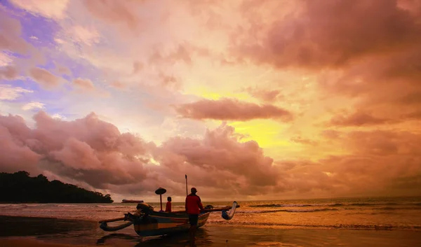 Yelken denize gitmek