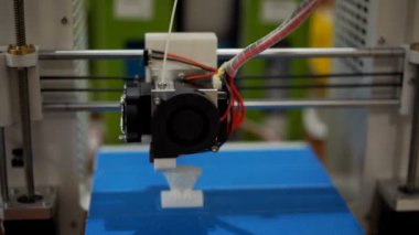 kitle üretim bir nesne oluşturma 3d yazıcı mekanizma yakın çekim, mürekkep jetleri