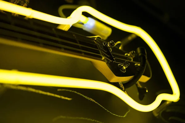 Elektrische Gitarre Beleuchtet Von Neonlichtern Schöne Musik Tapete — Stockfoto
