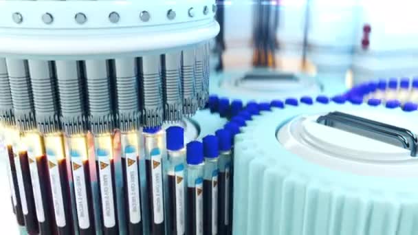 COVID-19 코로나 바이러스 SARS-COV-2 백신 대량 생산, 벨트 컨베이어에 튜브 — 비디오