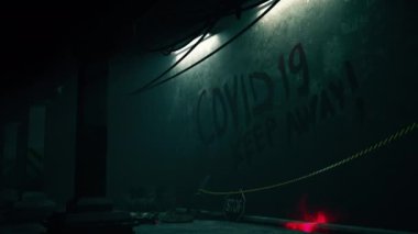 Yanıp sönen ışıkları olan karanlık geçit, COVID-19, duvardaki mesajı uzak tut, pandemik