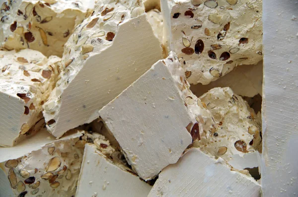  Bademli beyaz torrone
