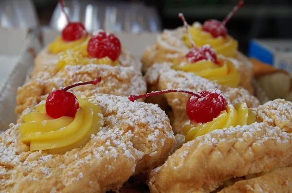 İtalyan zeppole hamur işleri