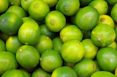 Parlak yeşil limes 