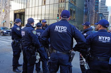 New York City polis departmanı Trump Tower için güvenlik sağlamak