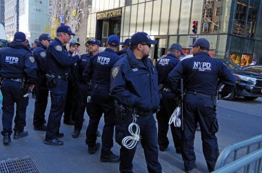New York City polis departmanı Trump Tower için güvenlik sağlamak