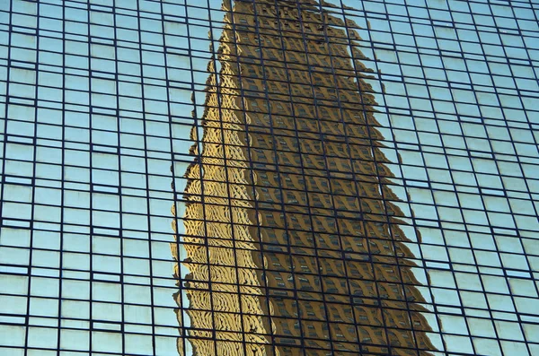 NYC interseca grattacieli riflessioni architettoniche — Foto Stock