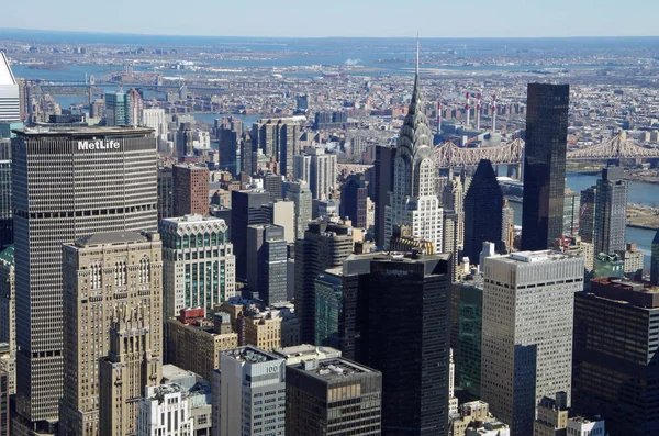 NOVA CIDADE DA IORQUE - MARÇO 5: Vista aérea da paisagem urbana de Manhattan, 5 de março de 2017 em Nova York, EUA — Fotografia de Stock