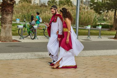 Tel Aviv - 20 Şubat 2017: İsrail d kostümleri giyen insanlar