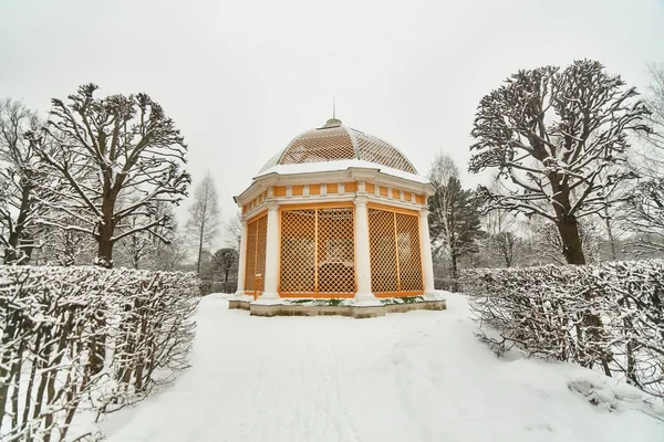 Pergola at the Kuskovo palace in Moscow, national museum — Stock Image Pergola at the Kuskovo palace in Moscow, national museum Stock Picture