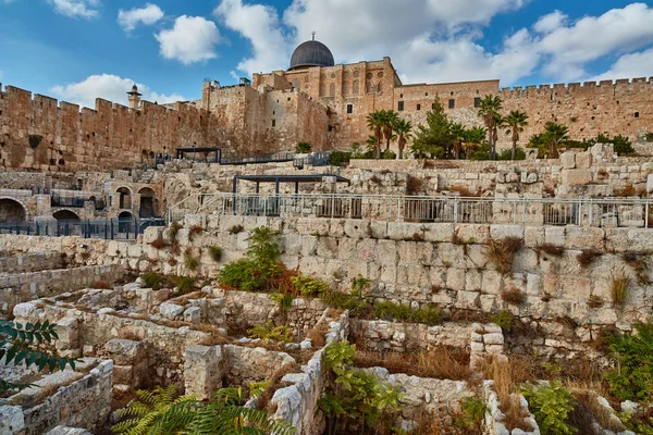 Jerusalem - 11 November 2016: gamla stadsmuren, Jerusalem — Stockfoto
