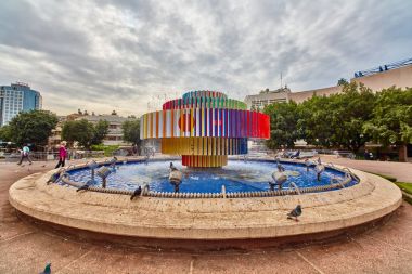 Ünlü Tel Aviv Dizengoff çeşme
